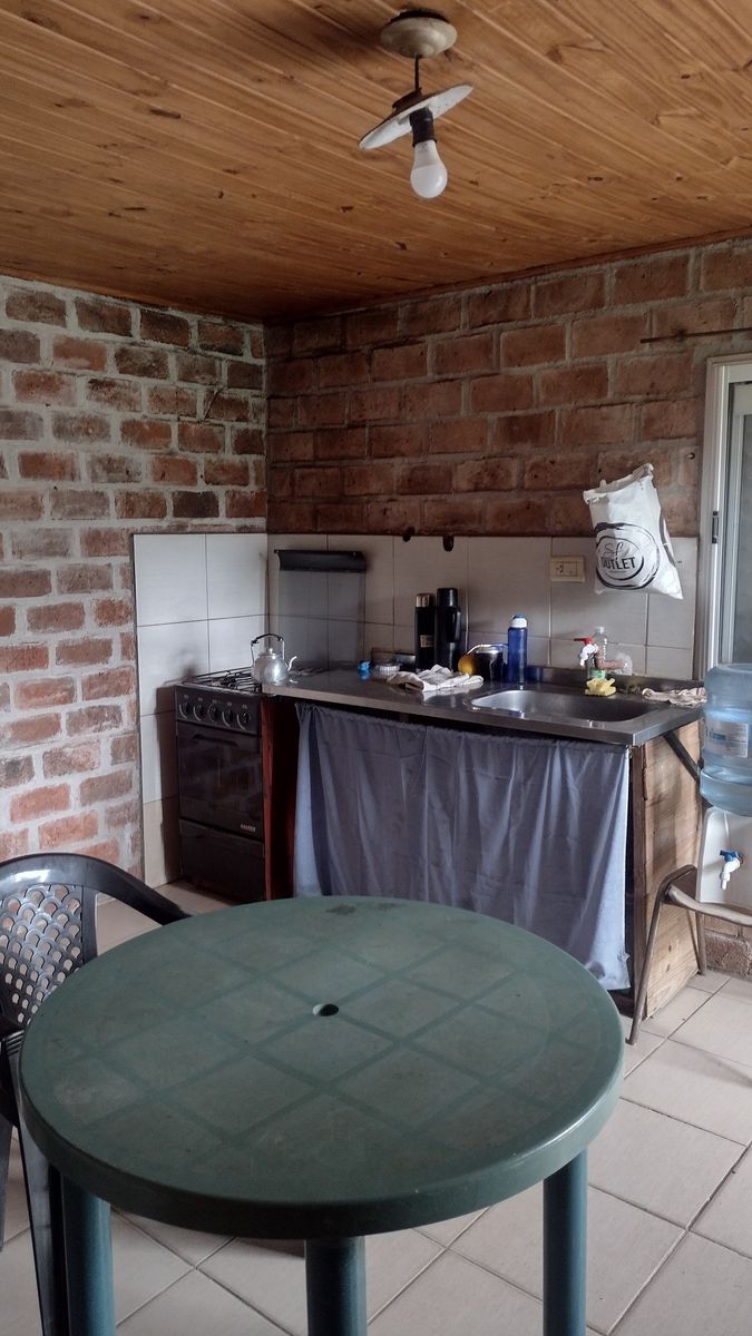 DOS CASAS SOBRE LOTE INTERNO EN RECREO — foto 13