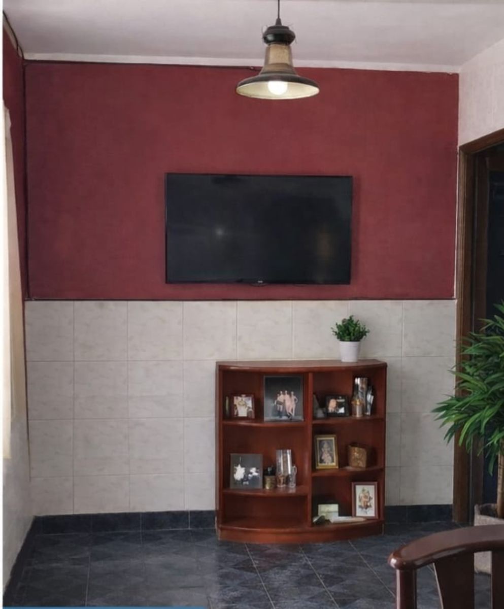 OPORTUNIDAD PARA FLIPPING EN MARIA SELVA - INTERNO ÚNICO DE DOS DORMITORIOS — foto 2
