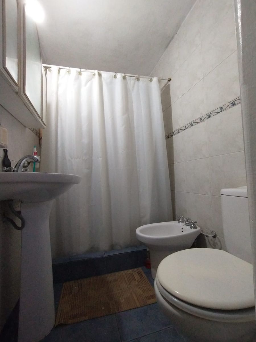 DOS CASAS INTERNAS SOBRE AV. FACUNDO ZUVIRIA AL 4600 (ZONA JERÁRQUICOS SALUD) - 4