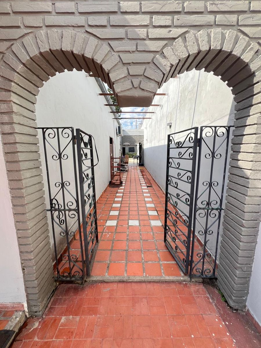 Casa con Amplio Terreno y Pileta en Barrio Mayoraz — foto 7