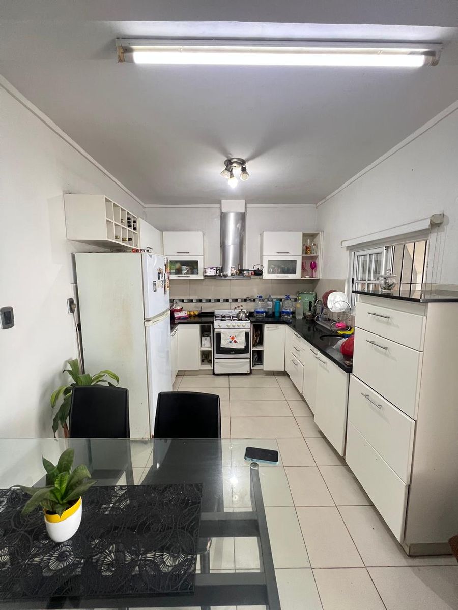 Casa con Amplio Terreno y Pileta en Barrio Mayoraz — foto 14