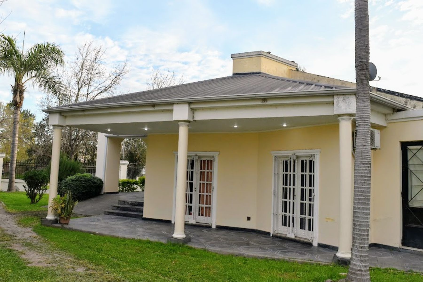 IMPORTANTE CASA DE 3 DORMITORIOS EN RECREO — foto 9