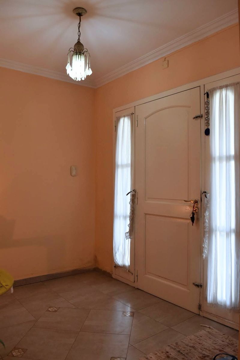IMPORTANTE CASA DE 3 DORMITORIOS EN RECREO — foto 15