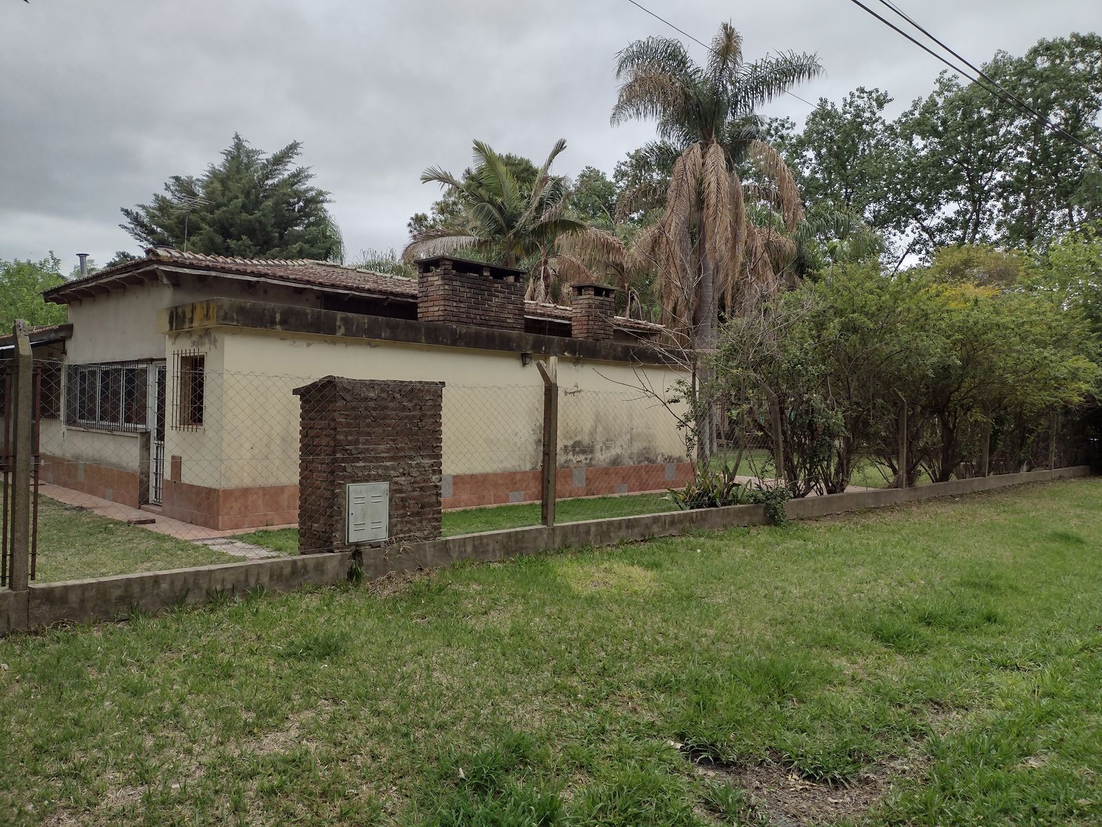 QUINTA EN ALTOS DEL SAUCE SOBRE TERRENO DE 1200 M2 - 1