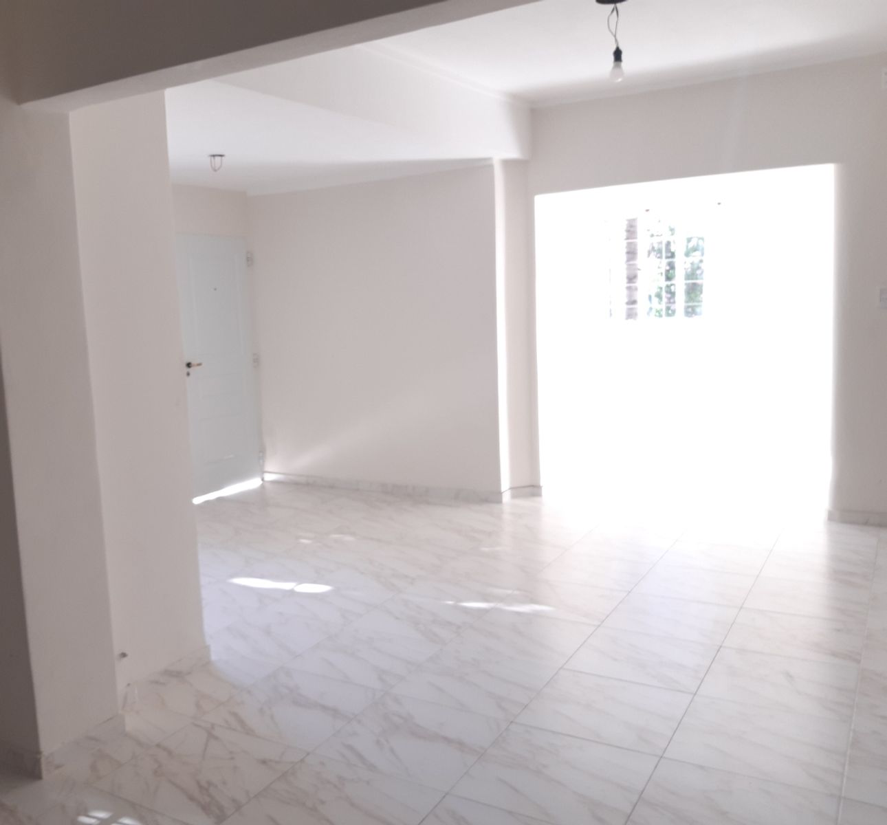Excelente Casa 3 Dorm., 2 Bñs, Coch. BARRIO 7 JEFES — foto 2