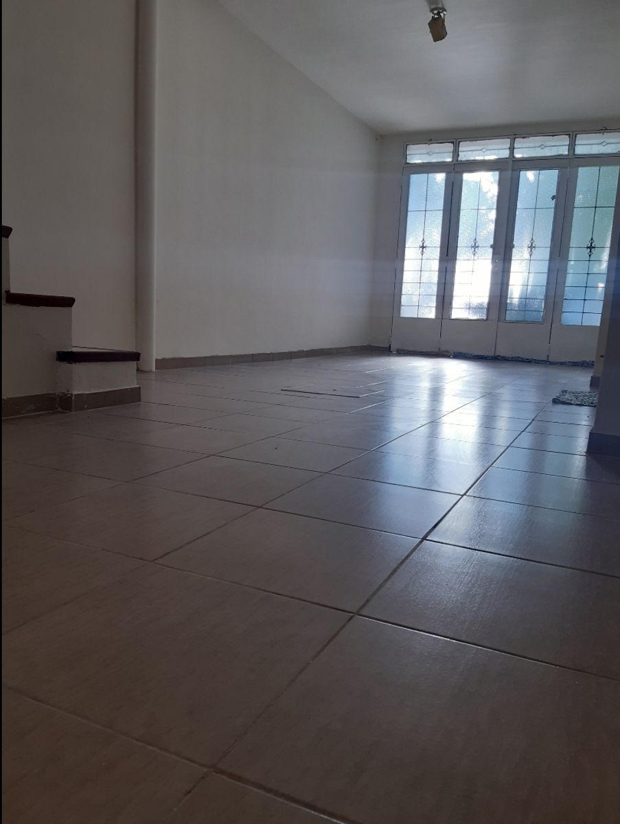 Excelente Casa 3 Dorm., 2 Bñs, Coch. BARRIO 7 JEFES — foto 12
