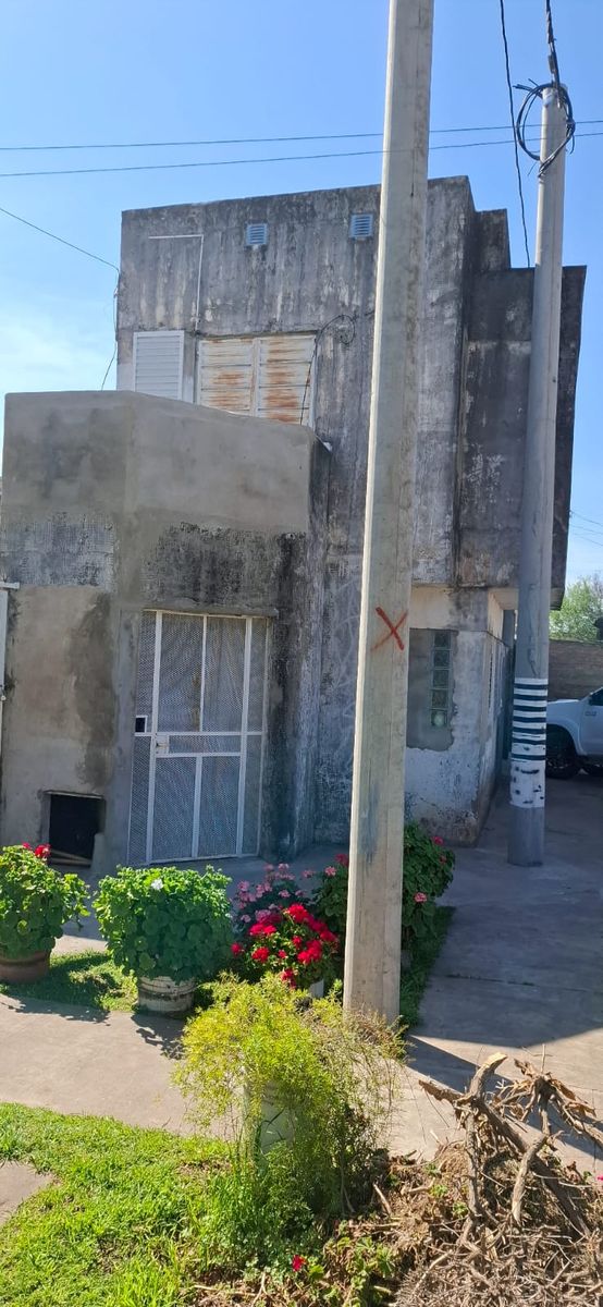 CASA SOBRE ESQUINA EN ZONA NORTE