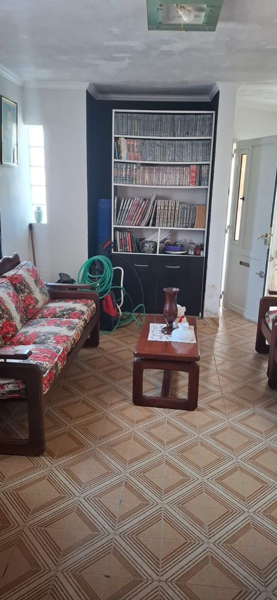 CASA SOBRE ESQUINA EN ZONA NORTE — foto 3