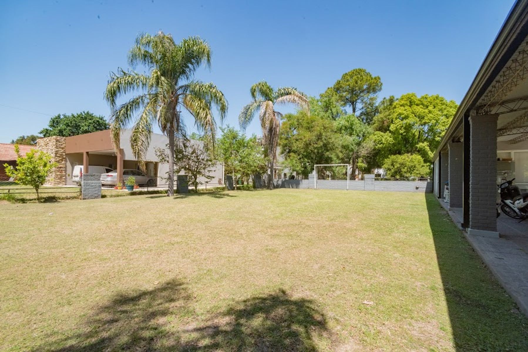 CASA DE 3 DORMITORIOS EN LA MEJOR ZONA DE LOS MOLINOS - 4