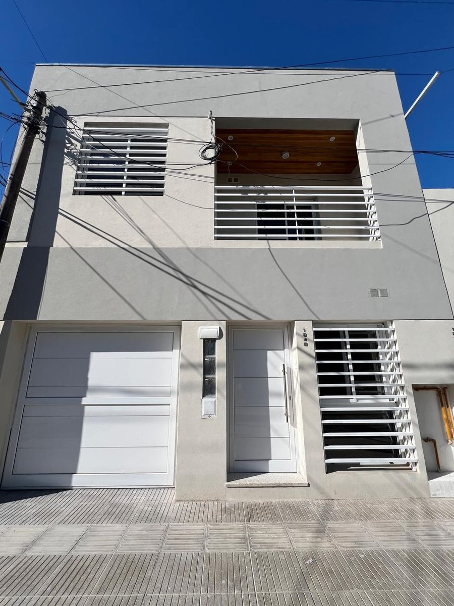 CASA EN PH A ESTRENAR EN SARGENTO CABRAL - 1