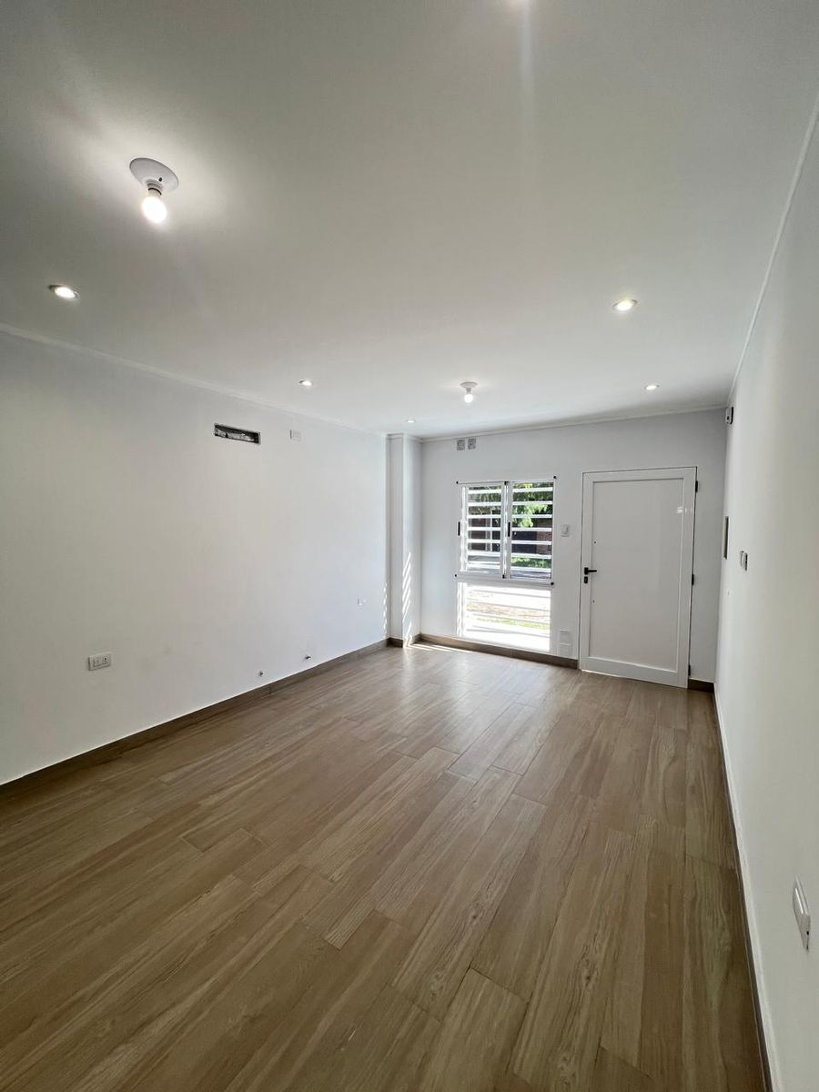 CASA EN PH A ESTRENAR EN SARGENTO CABRAL - 14
