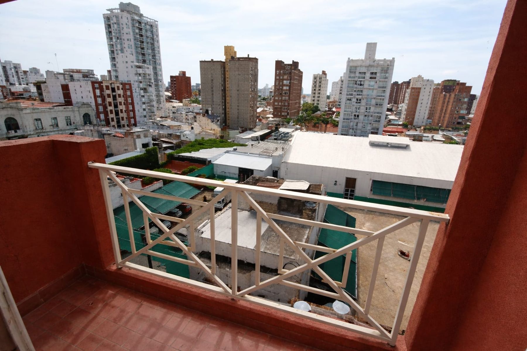 DEPARTAMENTO DE 2 DORMITORIOS AL FRENTE EN MICROCENTRO - 2