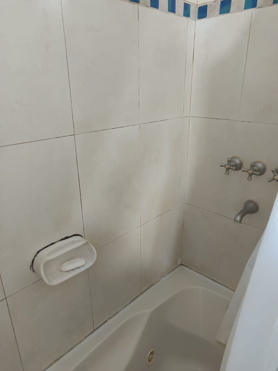 CASA EN ZONA ESTRATÉGICA EN PRIMER PISO - 13