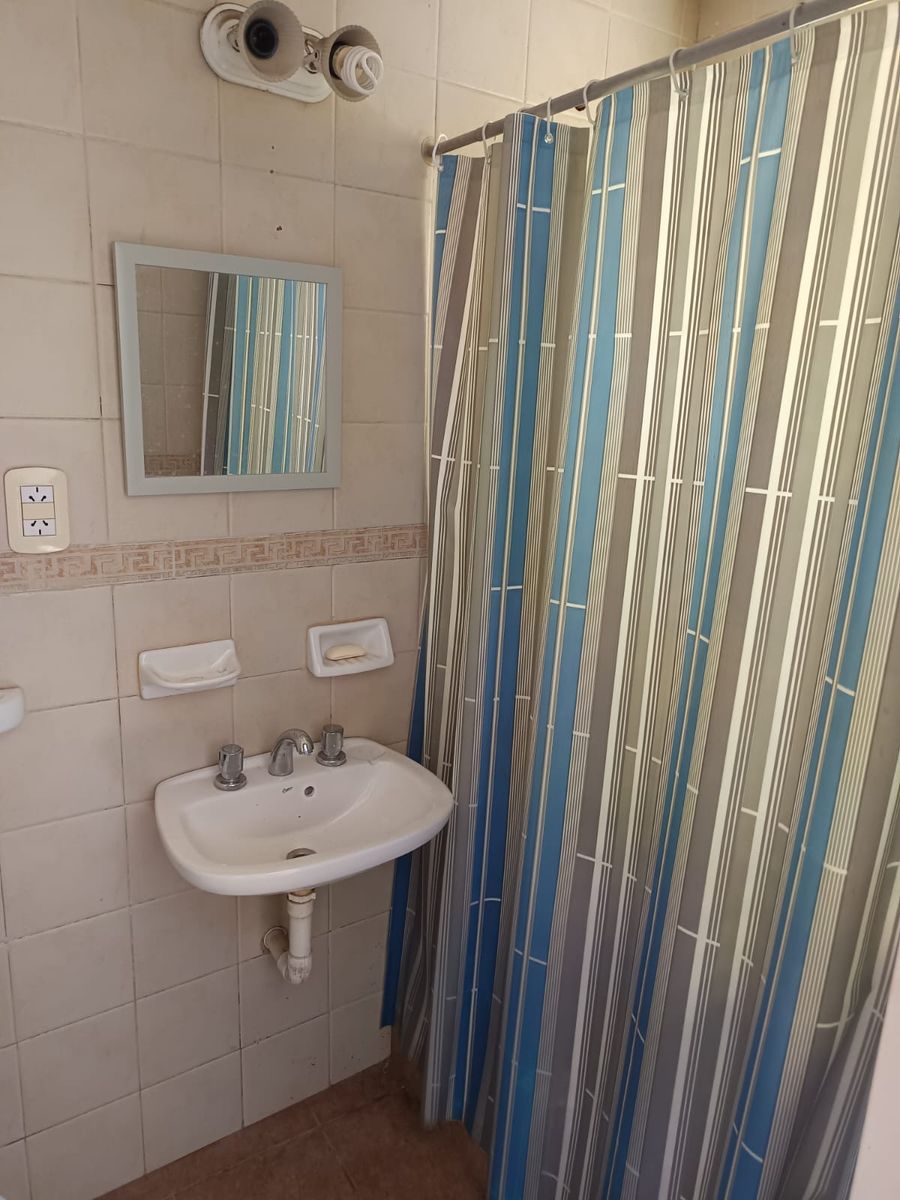 CASA EN ZONA ESTRATÉGICA EN PRIMER PISO - 23