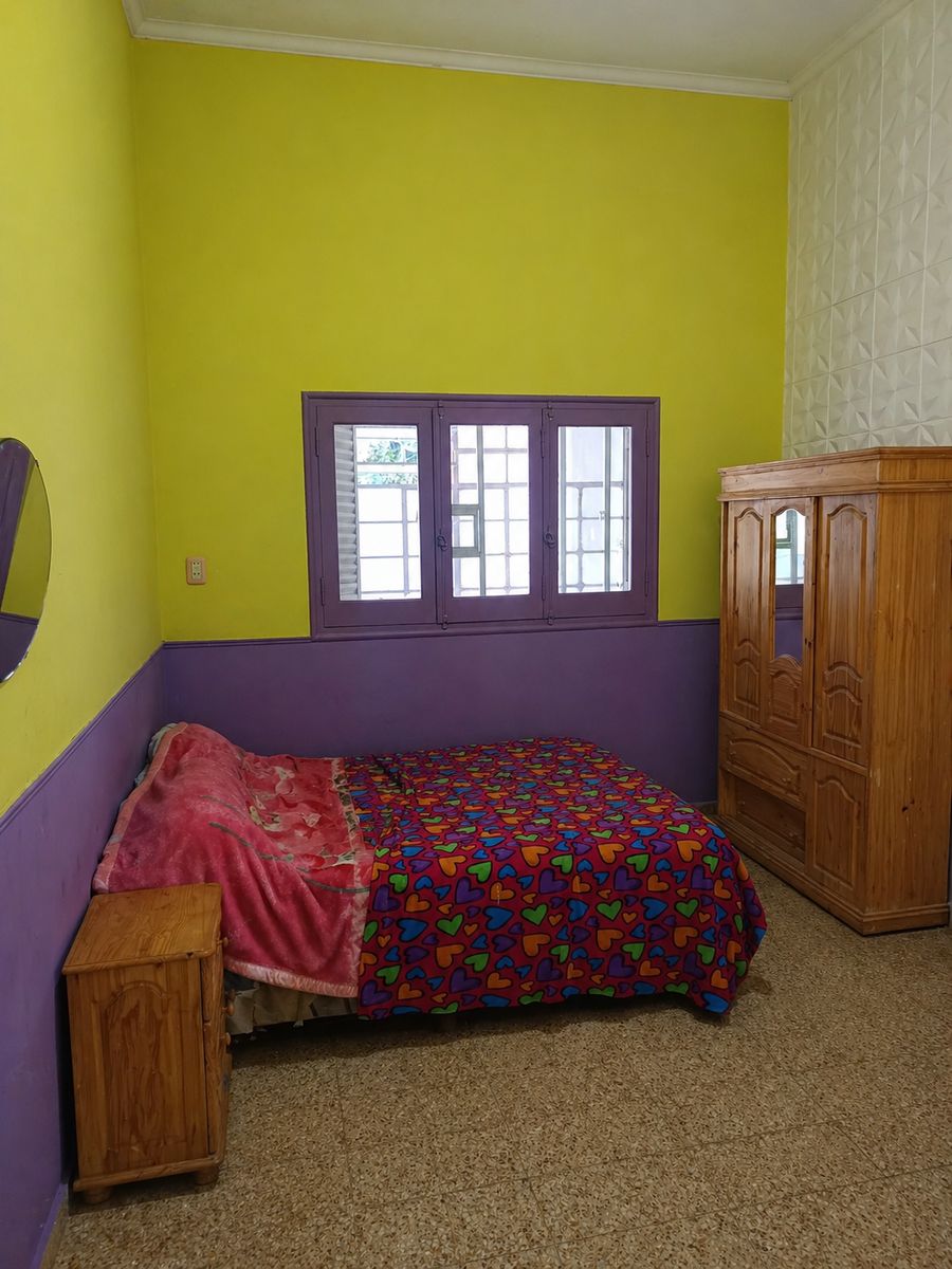 Casa muy amplia a 3 cuadras de Av. Freyre - 1