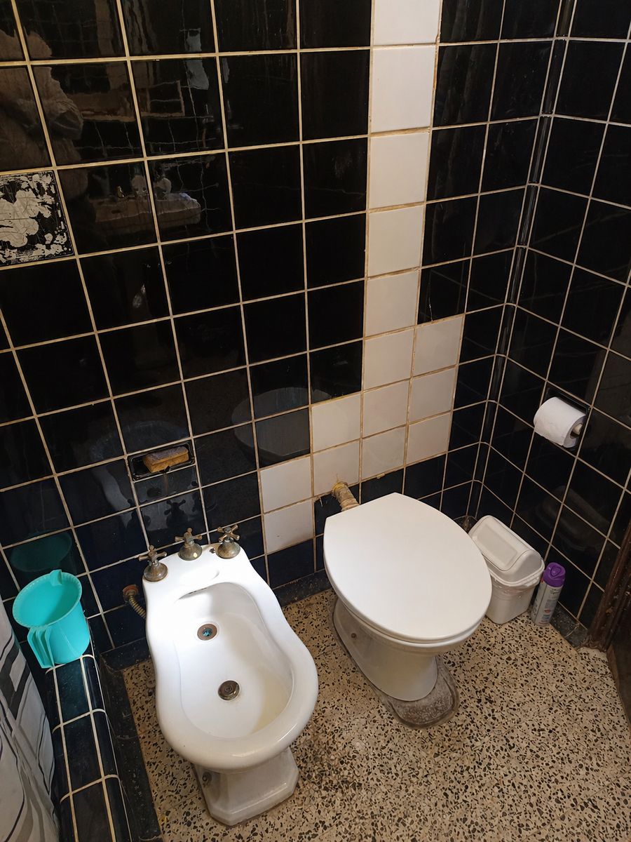 Casa muy amplia a 3 cuadras de Av. Freyre - 5