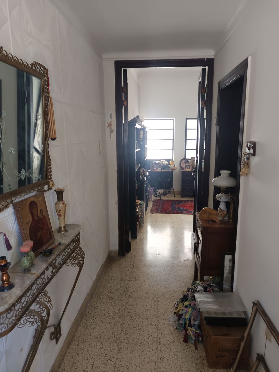 Casa muy amplia a 3 cuadras de Av. Freyre - 13