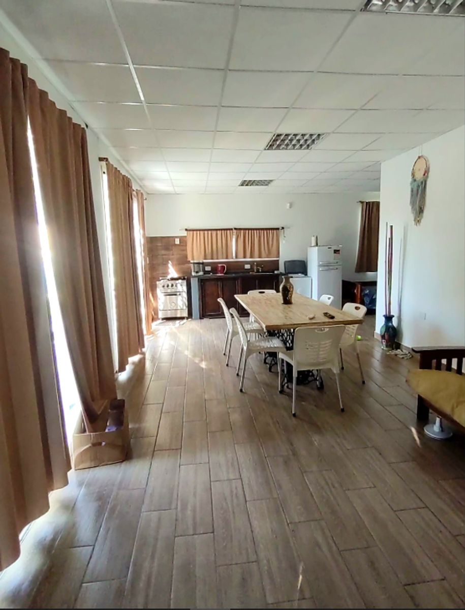 VENTA Casa con Piscina y Gran Predio. Los Arándanos - 6