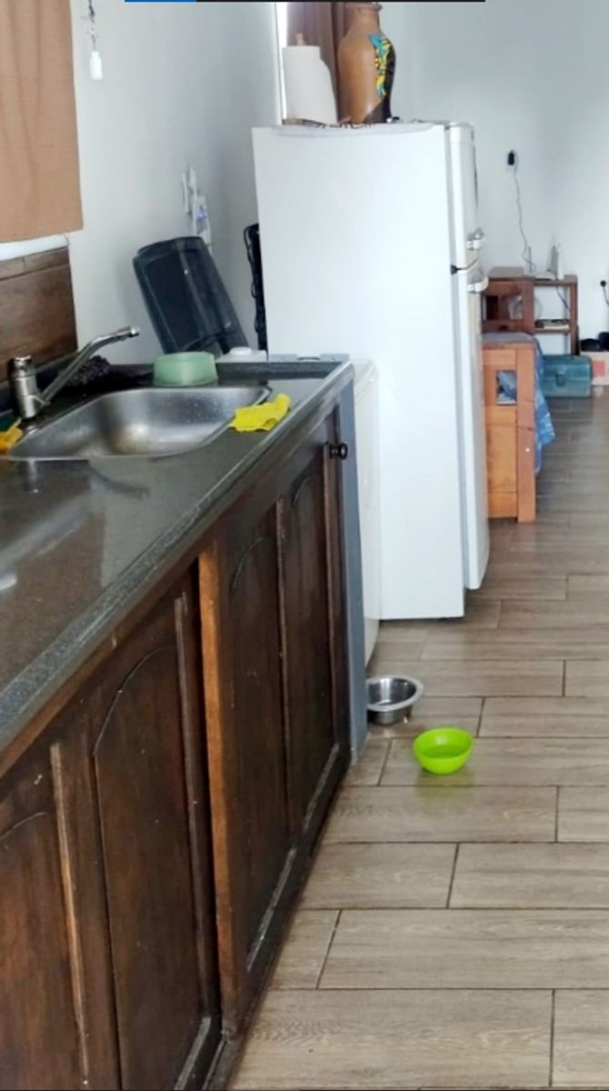 VENTA Casa con Piscina y Gran Predio. Los Arándanos - 7