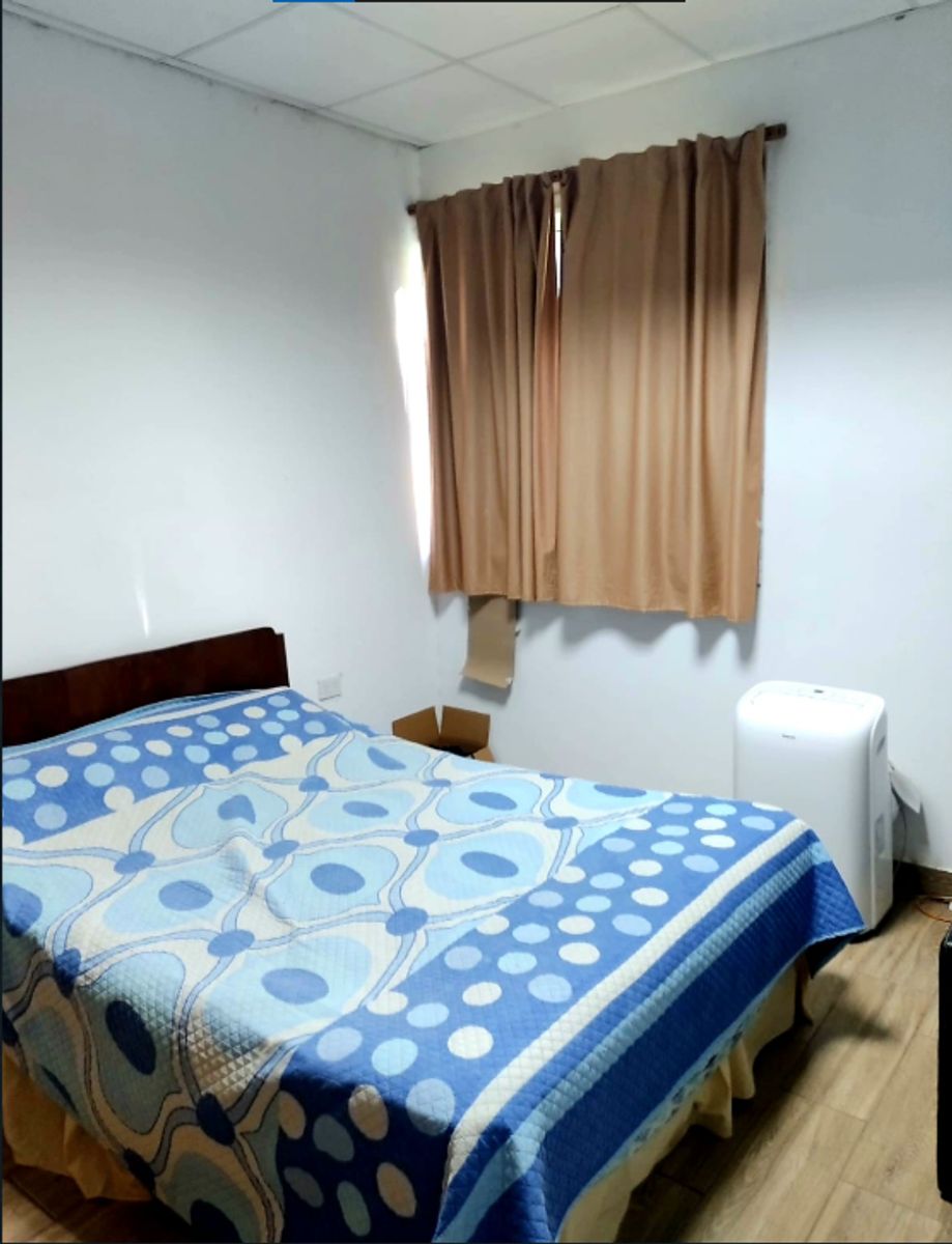 VENTA Casa con Piscina y Gran Predio. Los Arándanos - 8