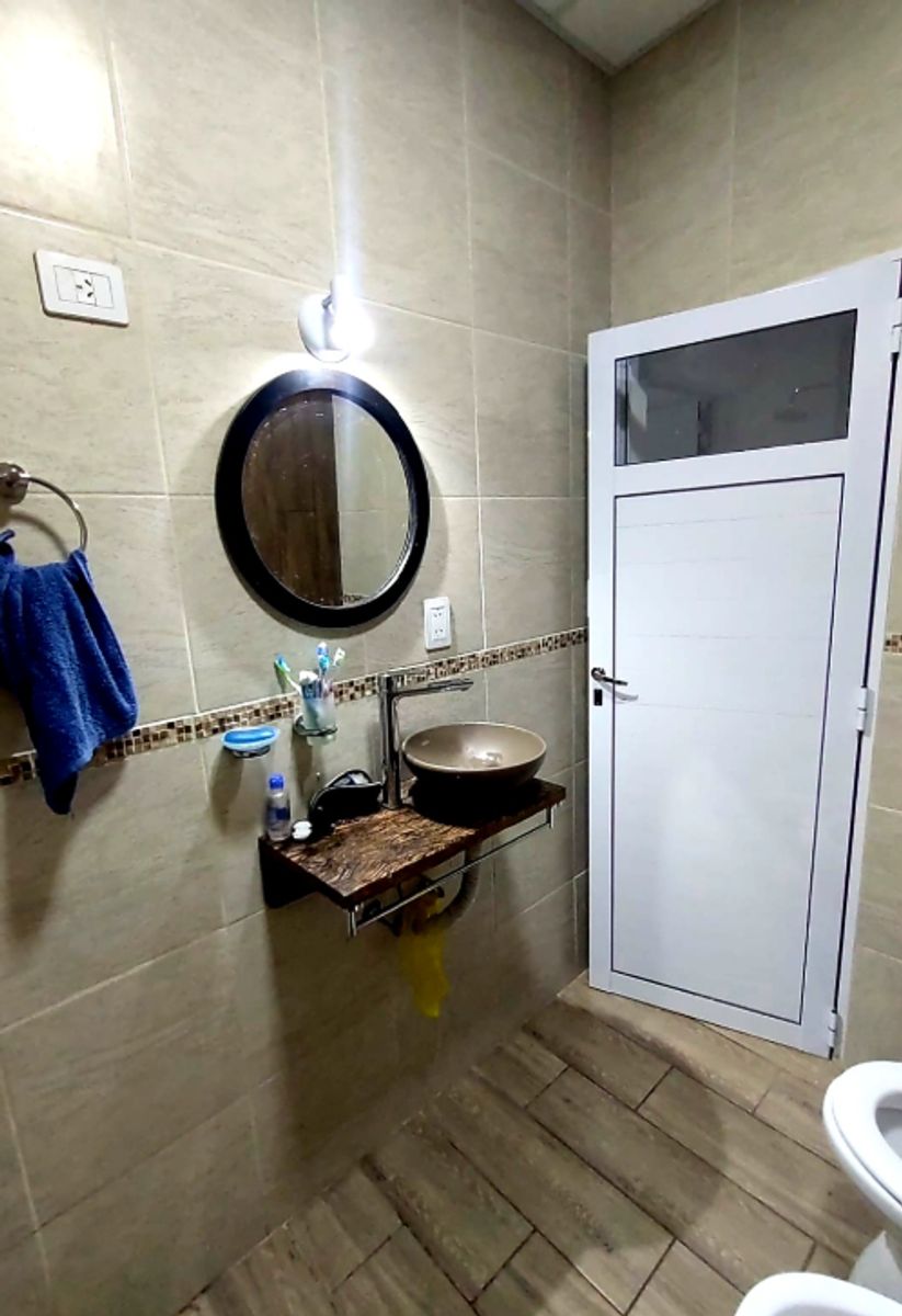 VENTA Casa con Piscina y Gran Predio. Los Arándanos - 9