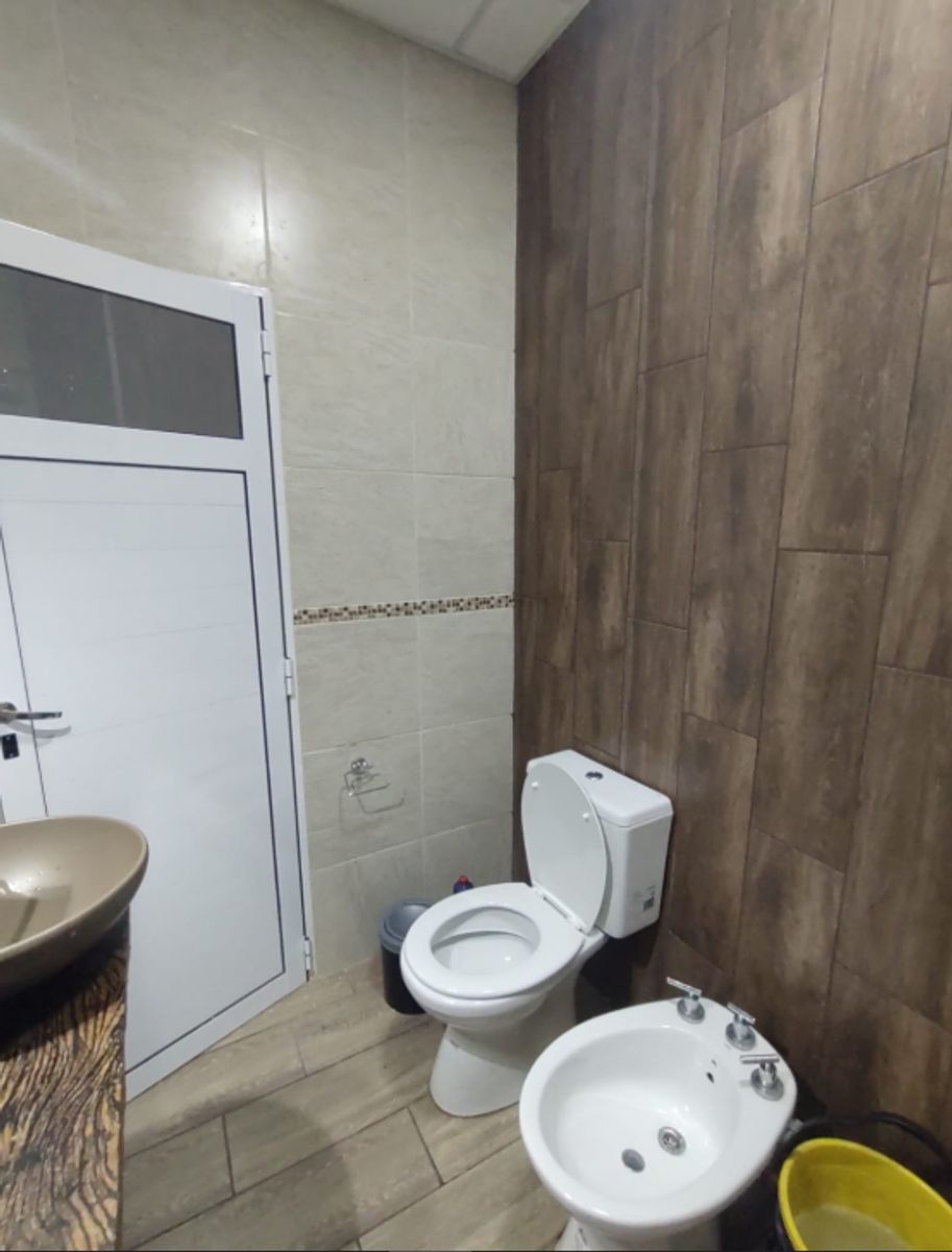 VENTA Casa con Piscina y Gran Predio. Los Arándanos - 10