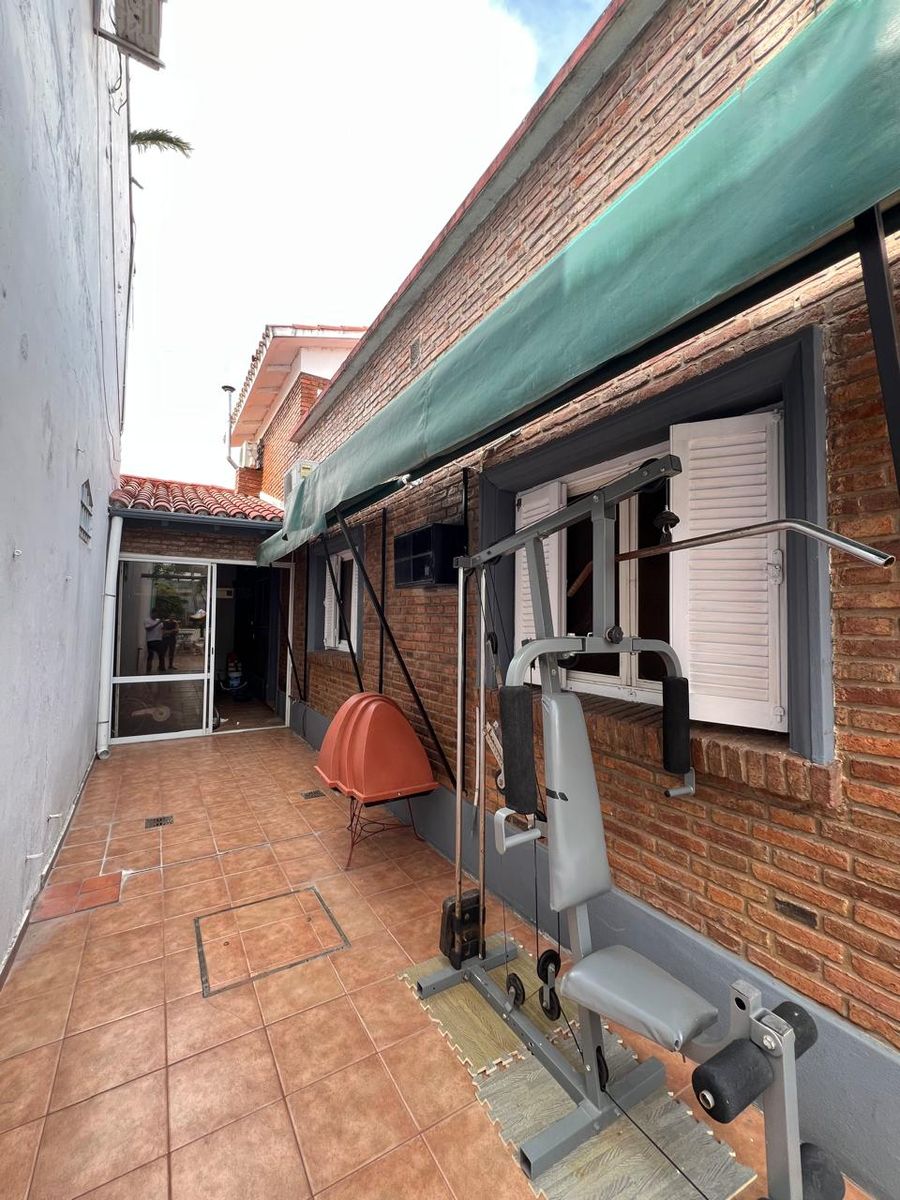 Casa en barrio 7 Jefes - 30