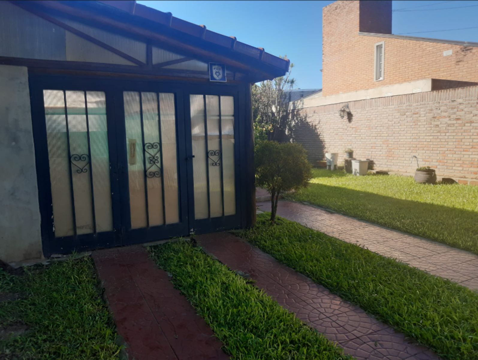 Casa zona Av. Galicia. 3 dormitorios, 2 baños, gran patio y cochera doble - 3
