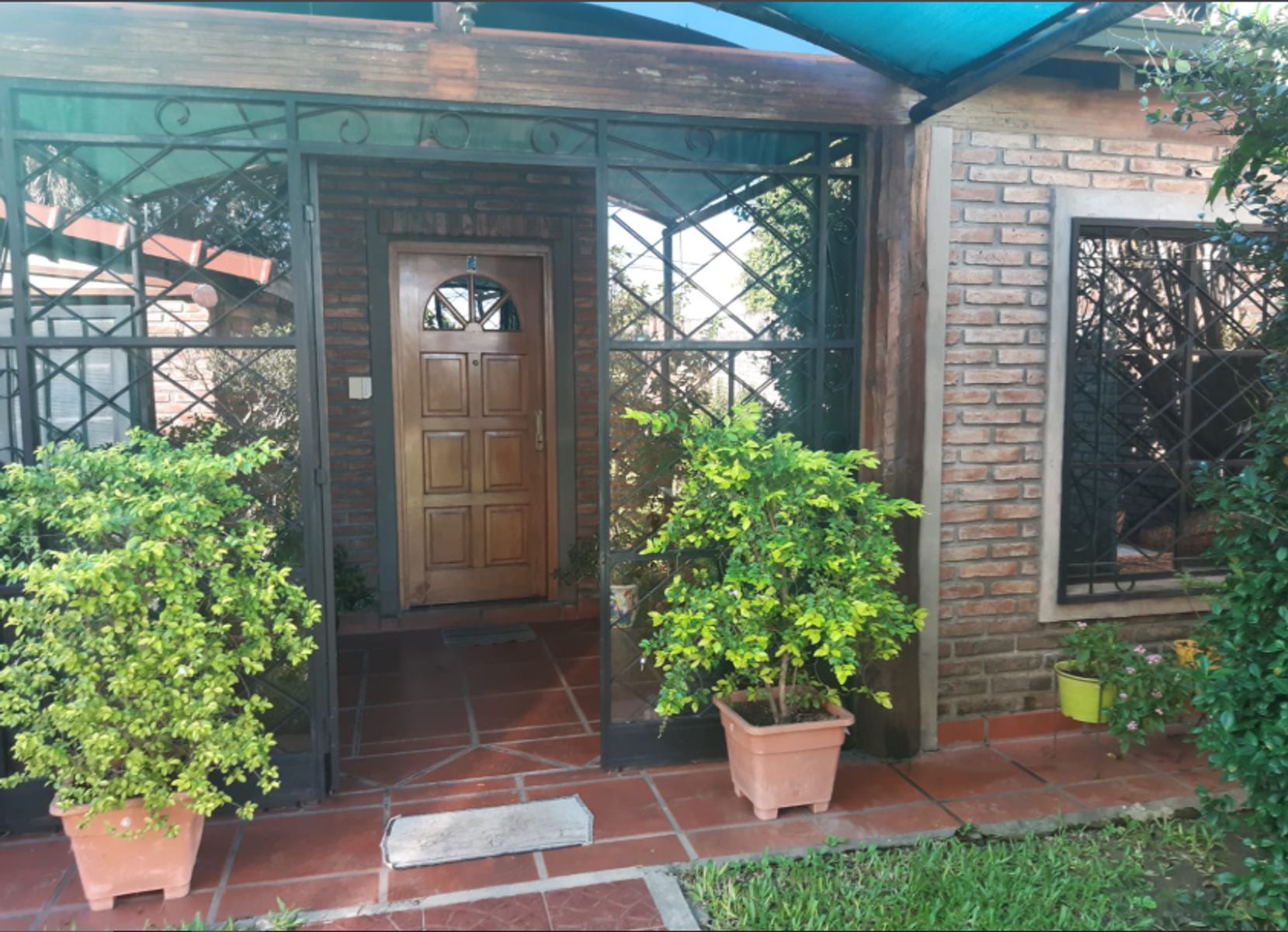 Casa zona Av. Galicia. 3 dormitorios, 2 baños, gran patio y cochera doble - 5