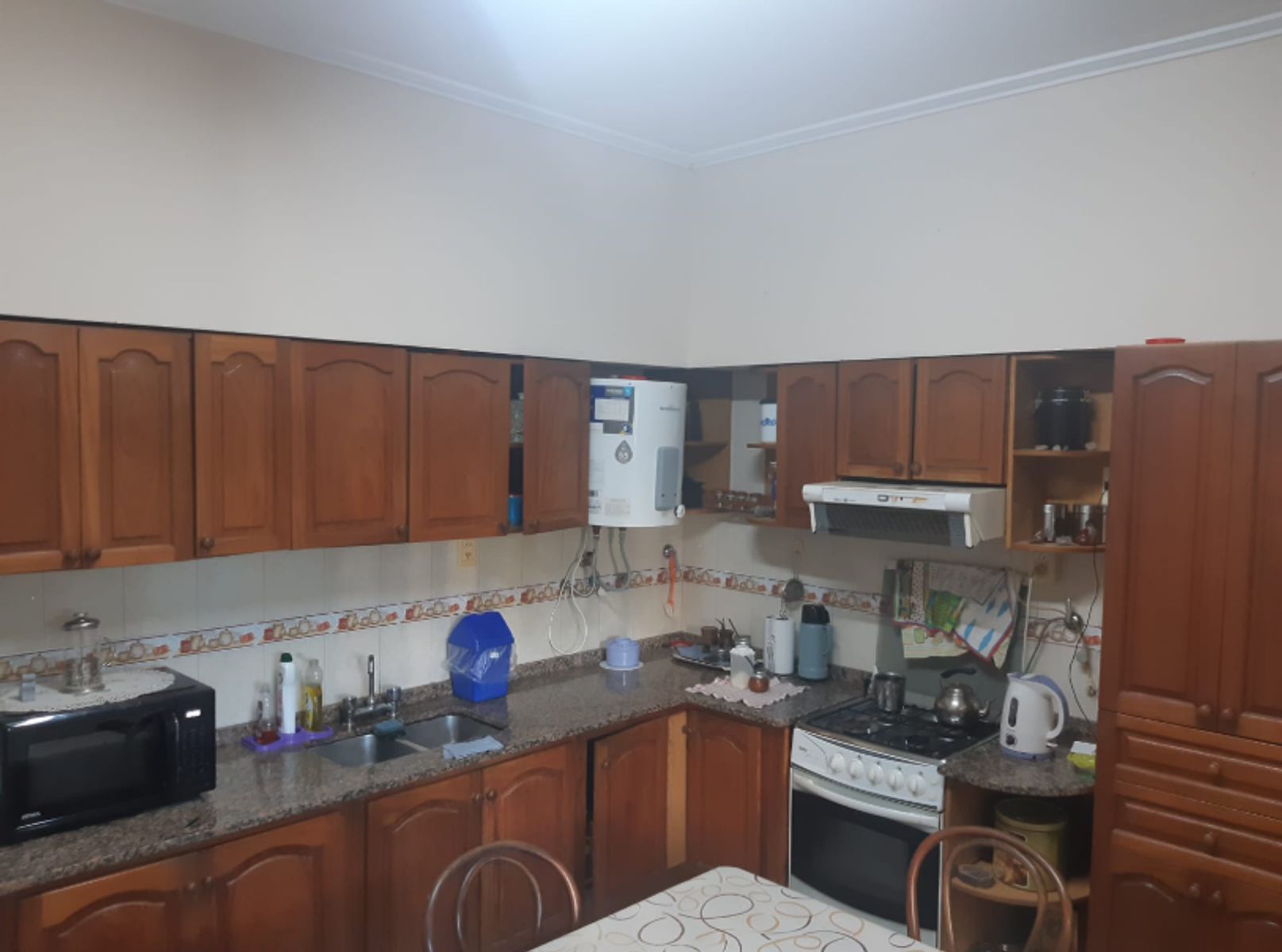 Casa zona Av. Galicia. 3 dormitorios, 2 baños, gran patio y cochera doble - 6