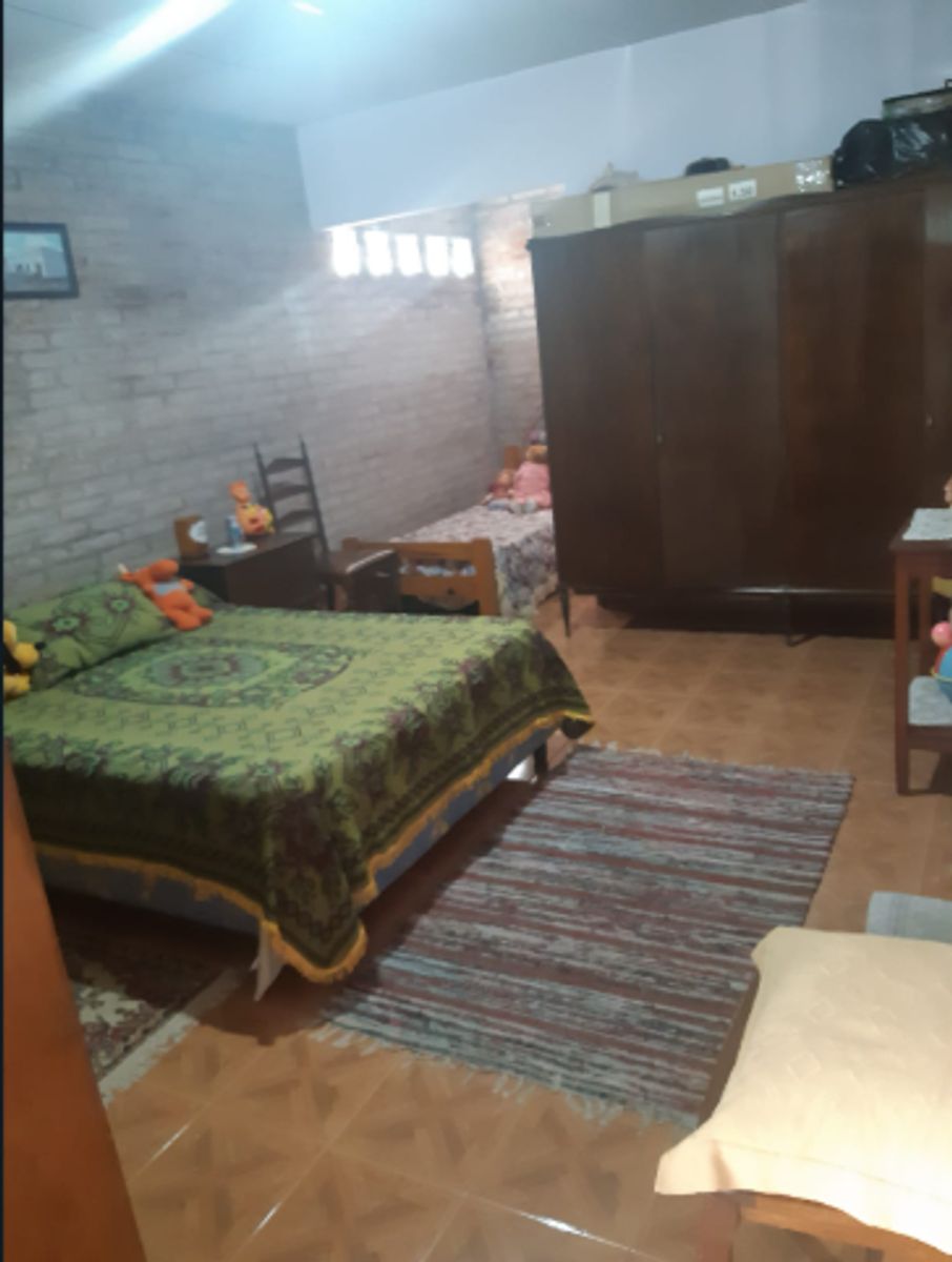 Casa zona Av. Galicia. 3 dormitorios, 2 baños, gran patio y cochera doble - 9