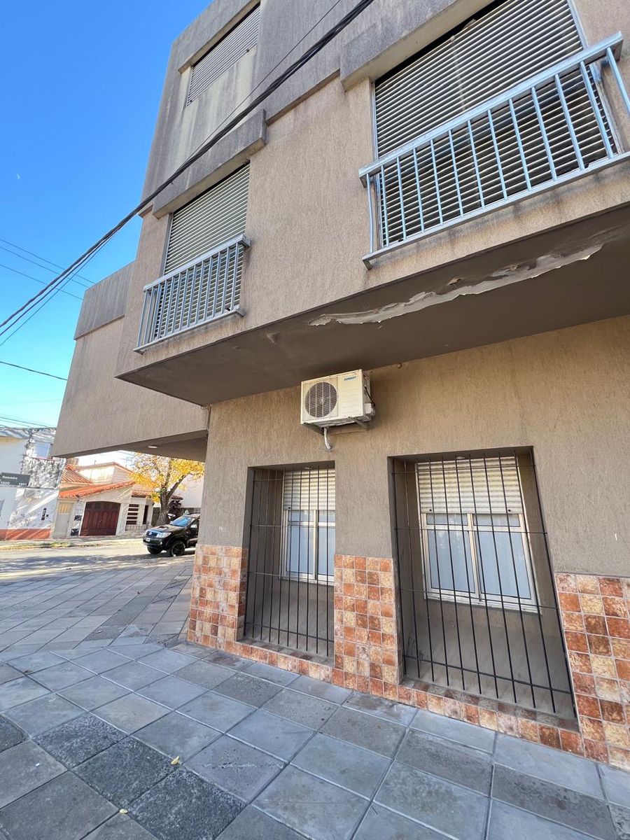 Propiedad sobre esquina en Barrio Sur - 17