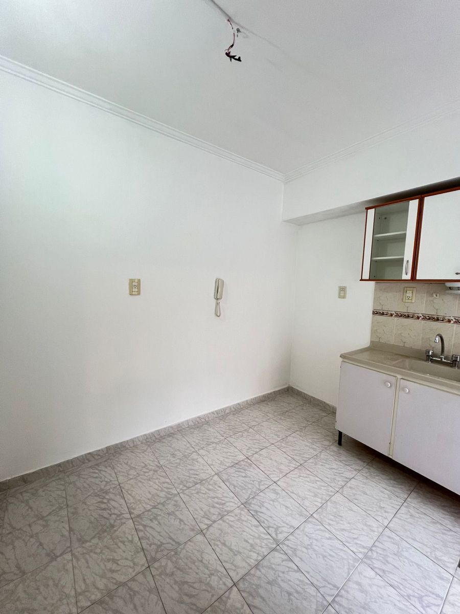 Departamento interno en barrio Sur - 1