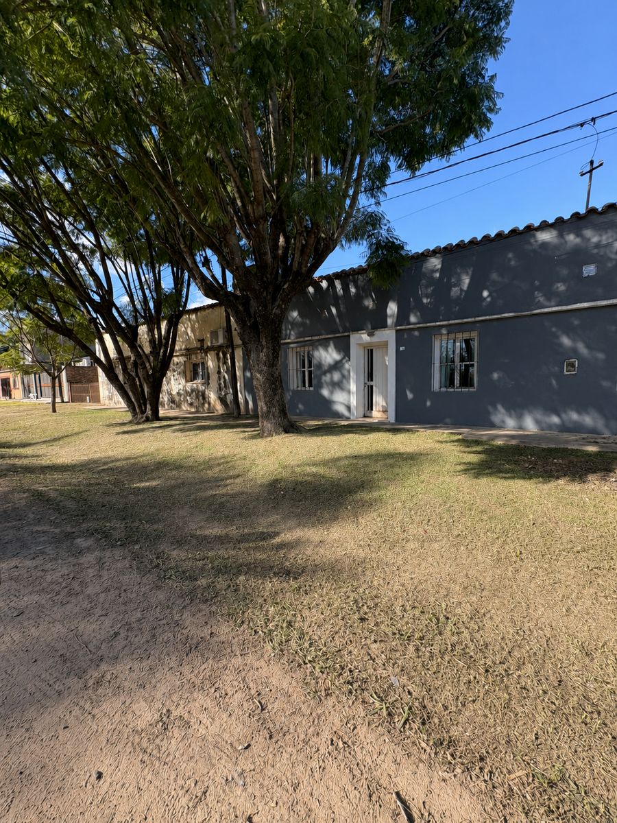 DOS CASAS EN EL MISMO LOTE - 2