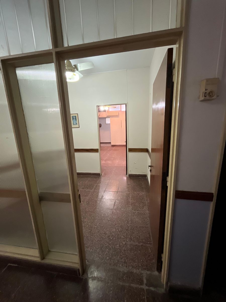 Oficina/consultorio en zona centro -sur - 10
