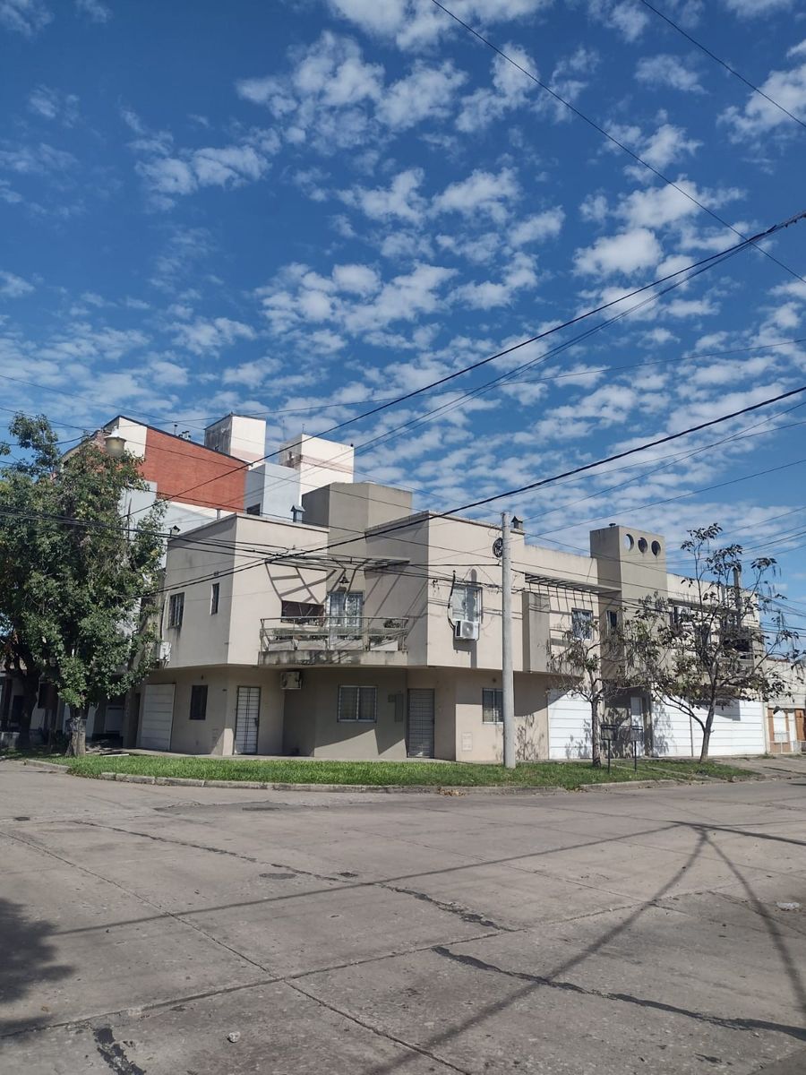 DEPARTAMENTO DE 1 DORMITORIO CON COCHERA. SARGENTO CABRAL - 1