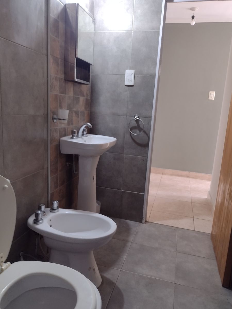 DEPARTAMENTO DE 1 DORMITORIO CON COCHERA. SARGENTO CABRAL - 23