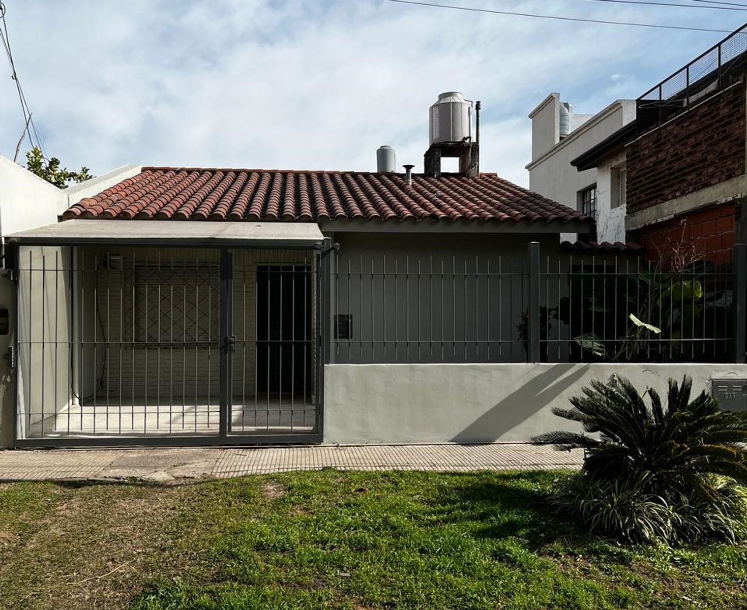 CASA EN VENTA EN BARRIO GUADALUPE DOS DORMITORIOS - 1