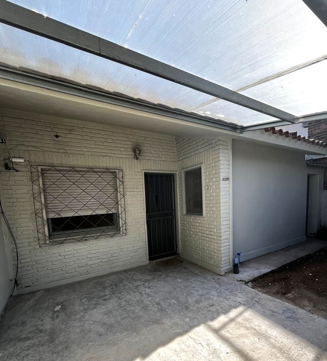 CASA EN VENTA EN BARRIO GUADALUPE DOS DORMITORIOS - 3