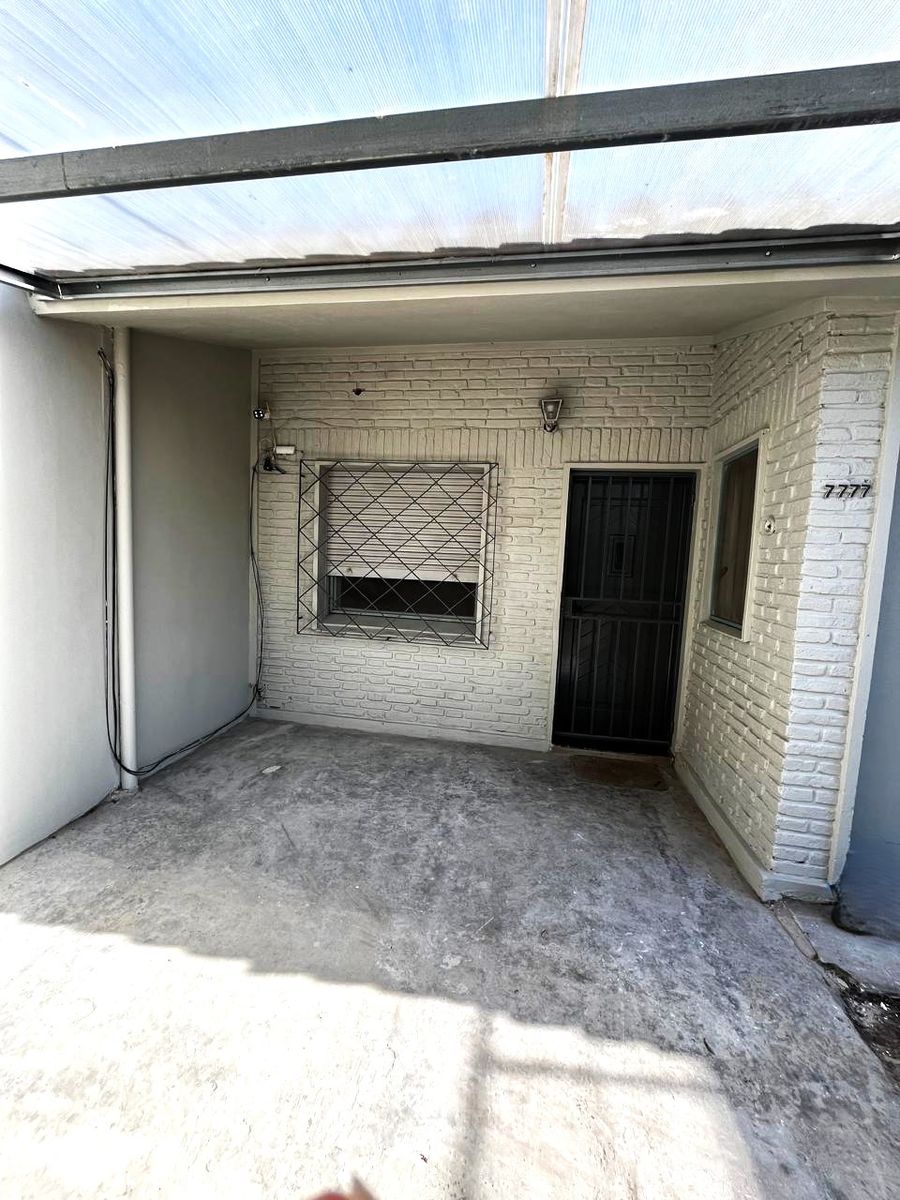 CASA EN VENTA EN BARRIO GUADALUPE DOS DORMITORIOS - 5