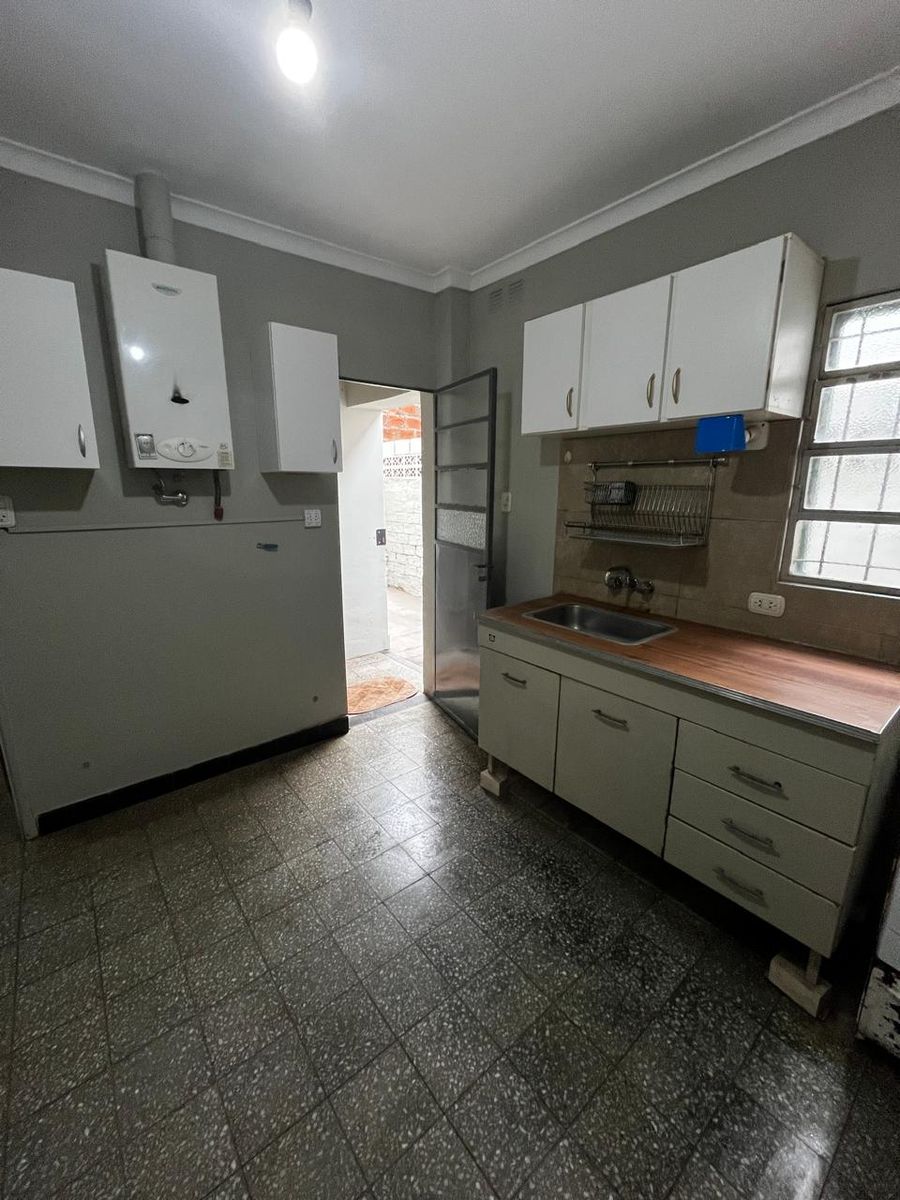 CASA EN VENTA EN BARRIO GUADALUPE DOS DORMITORIOS - 8