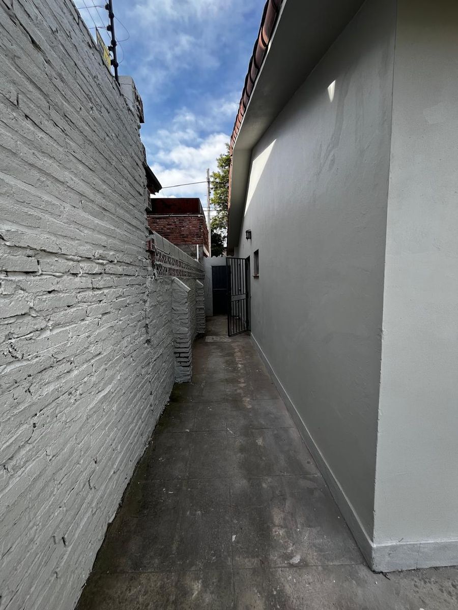 CASA EN VENTA EN BARRIO GUADALUPE DOS DORMITORIOS - 17