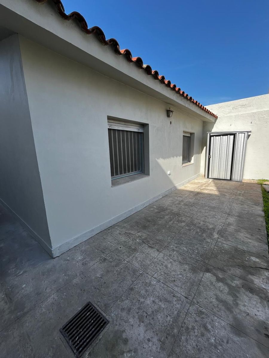 CASA EN VENTA EN BARRIO GUADALUPE DOS DORMITORIOS - 18