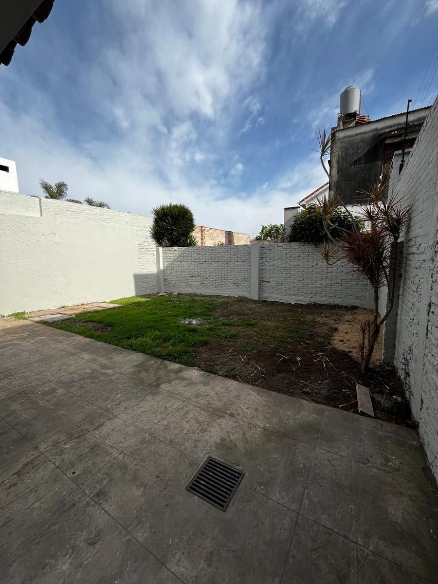 CASA EN VENTA EN BARRIO GUADALUPE DOS DORMITORIOS - 20