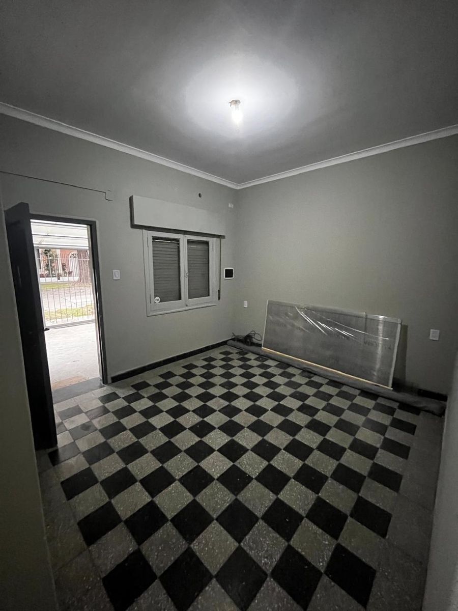 CASA EN VENTA EN BARRIO GUADALUPE DOS DORMITORIOS - 25