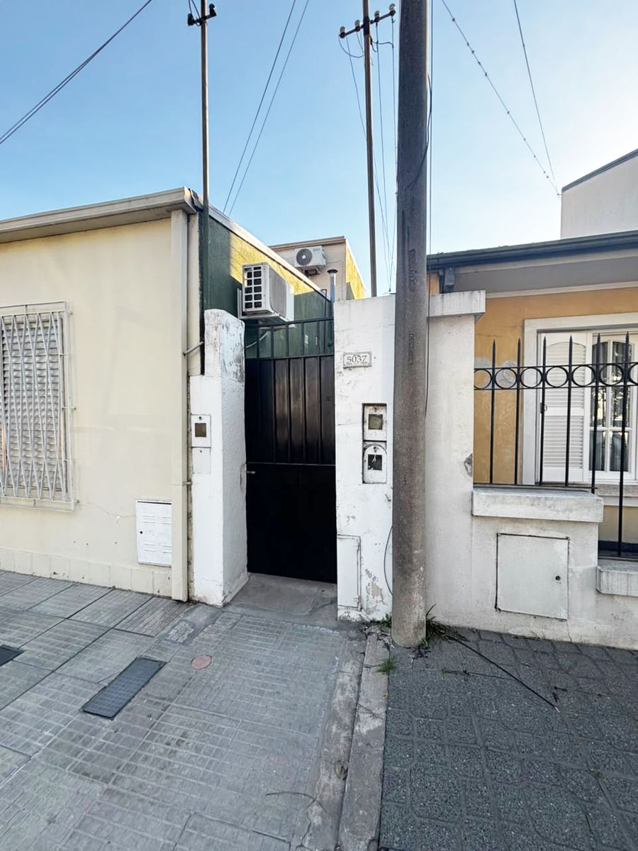 DEPARTAMENTO INTERNO DE 2 DORMITORIOS A MTS DEL PARQUE FEDERAL (NO PH) - 1