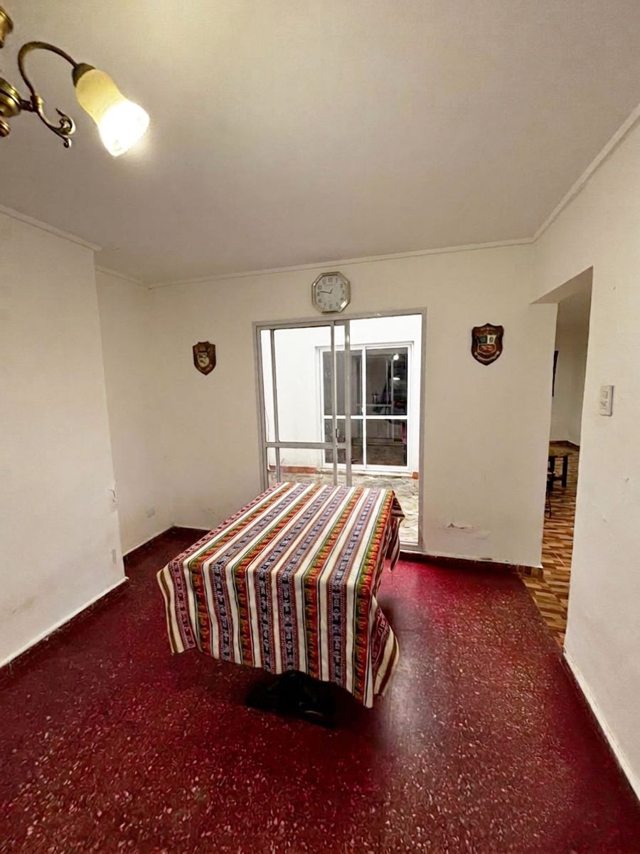 INTERNO DE 2 DORMITORIOS A MTS DEL PARQUE FEDERAL (NO PH) - 7