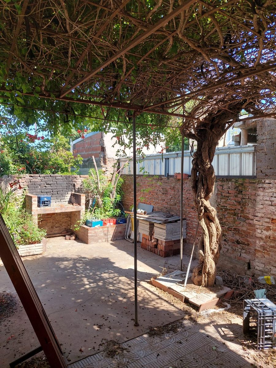 Casa de 3 dormitorios en venta - Llerena 4039, Santa Fe - 13