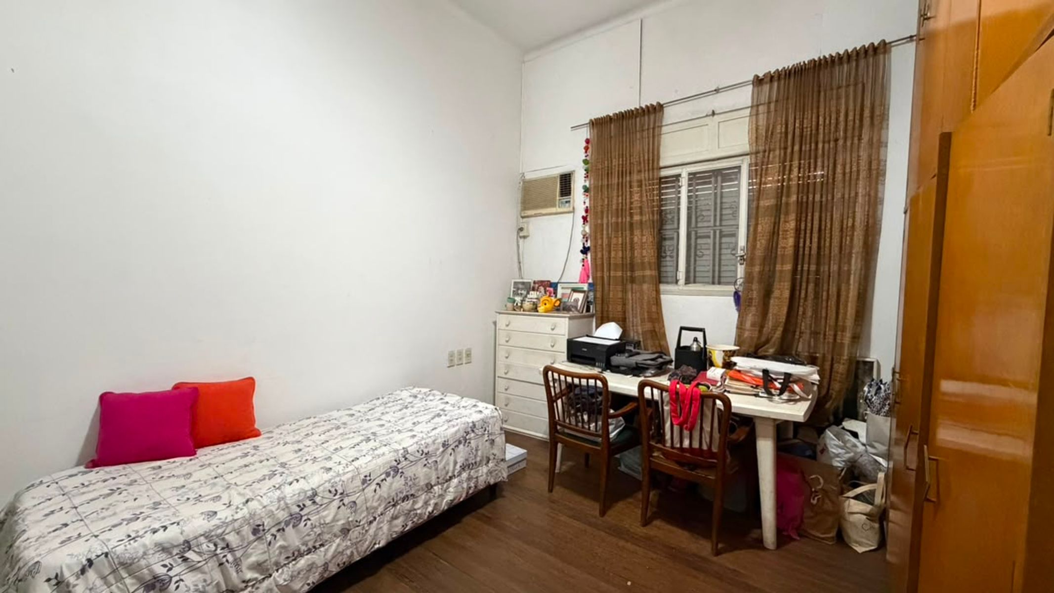 VENTA CASA DE 3 DORMITORIOS CON AMPLIO TERRENO EN URQUIZA 2000 - 1