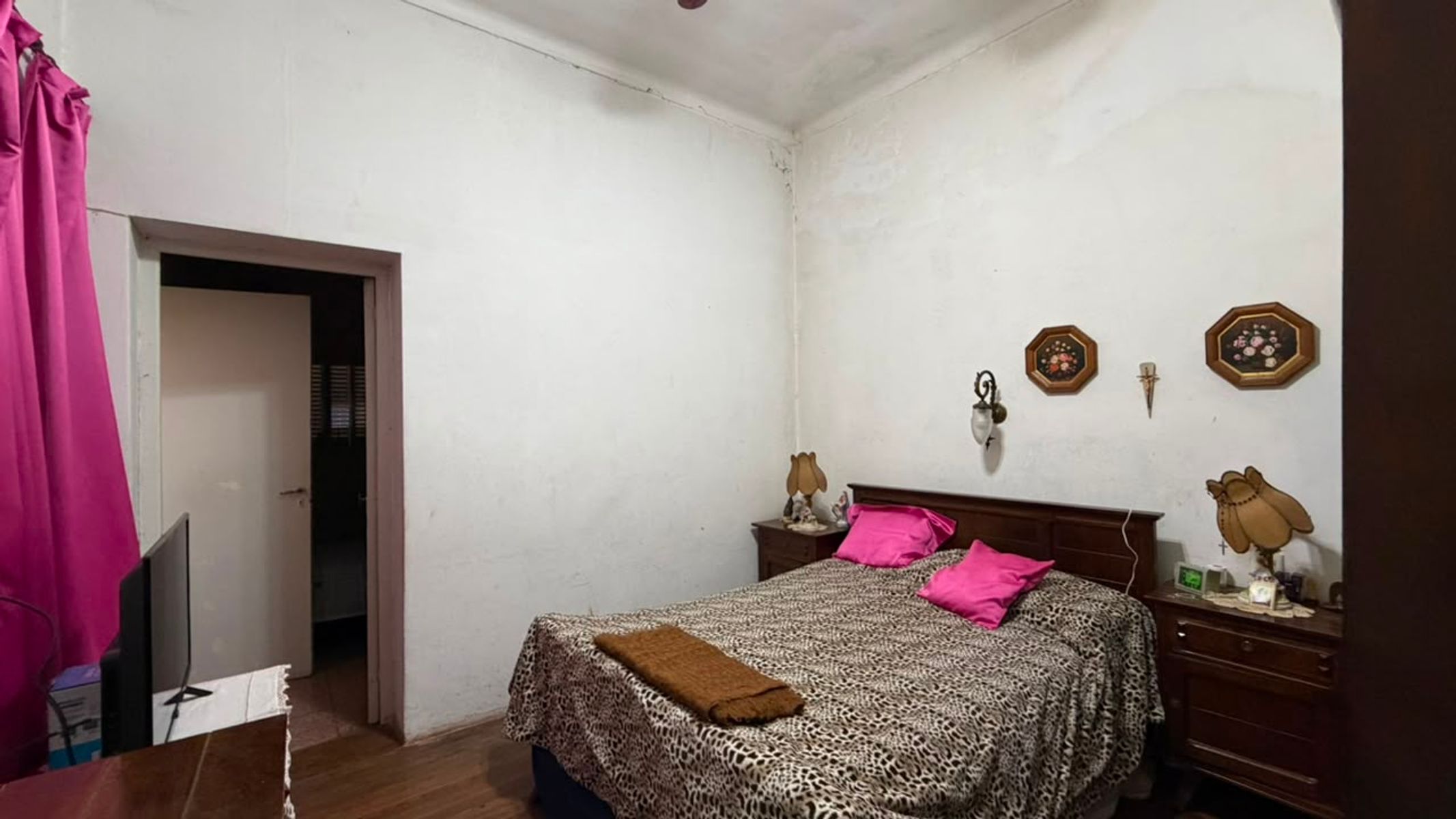 VENTA CASA DE 3 DORMITORIOS CON AMPLIO TERRENO EN URQUIZA 2000 - 6